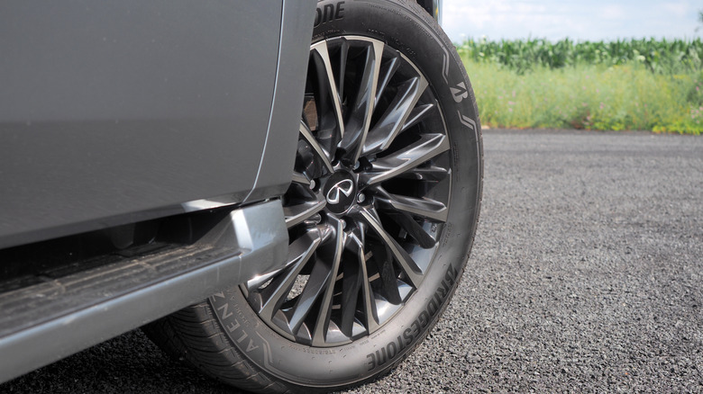 2025 Infiniti QX80 Autobiography wheel