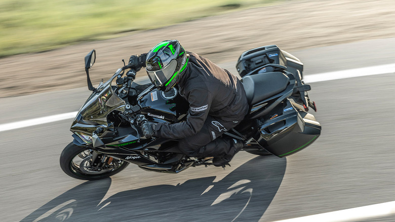 2025 Kawasaki Ninja 1100SX ABS