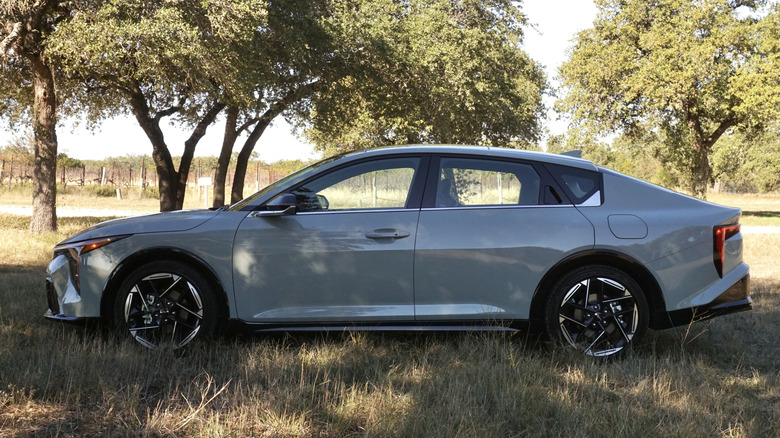 2025 Kia K4 side profile