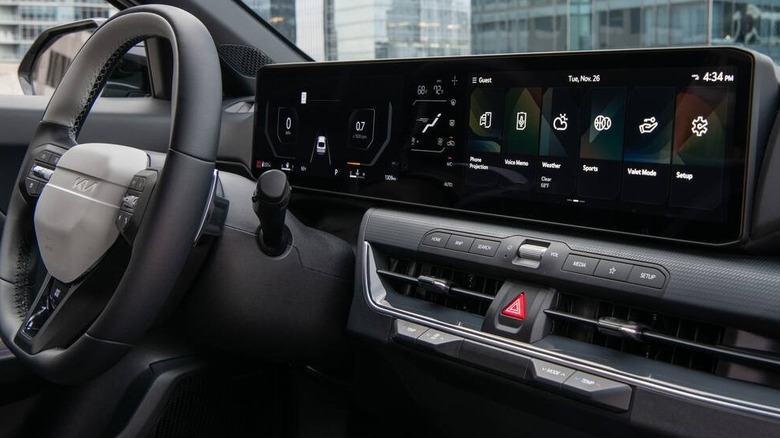 2025 Kia K4 side-by-side 12.3-inch screens