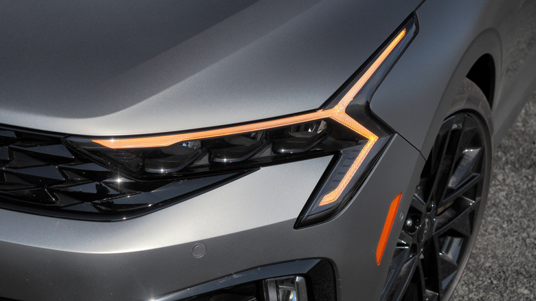 2025 Kia K5 GT headlamp close-up