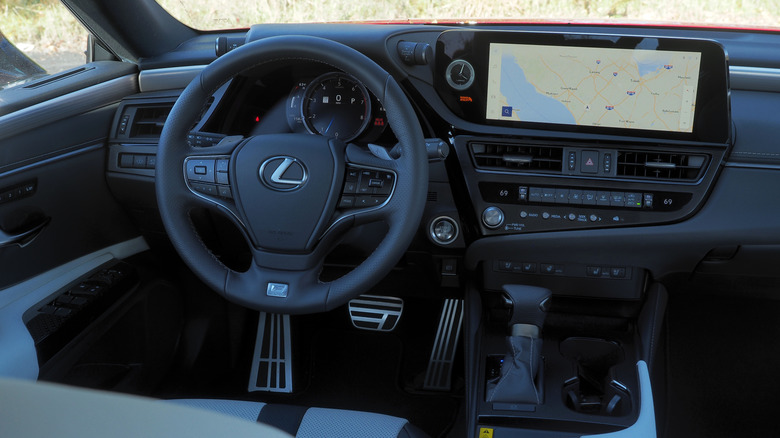 2025 Lexus ES 350 dashboard