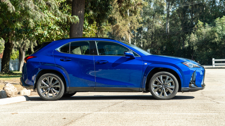 2025 Lexus UX300h F Sport Handling