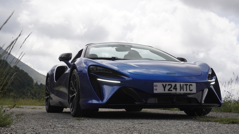 2025 McLaren Artura Spider front low angle profile