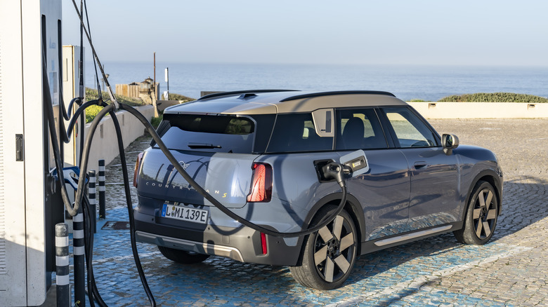 2025 MINI Countryman SE ALL4 plugged in charging