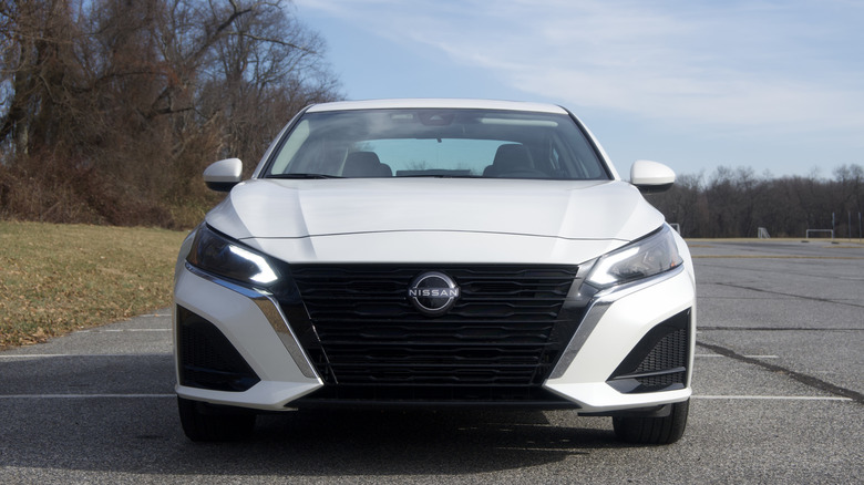 2025 Nissan Altima AWD front view