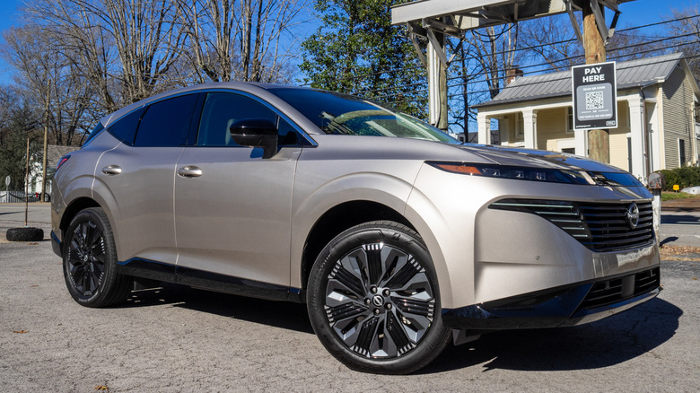 2025 Nissan Murano parked