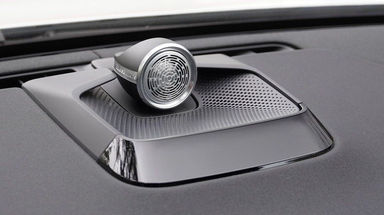 2025 Polestar 3 dash-top Bowers & Wilkins speaker