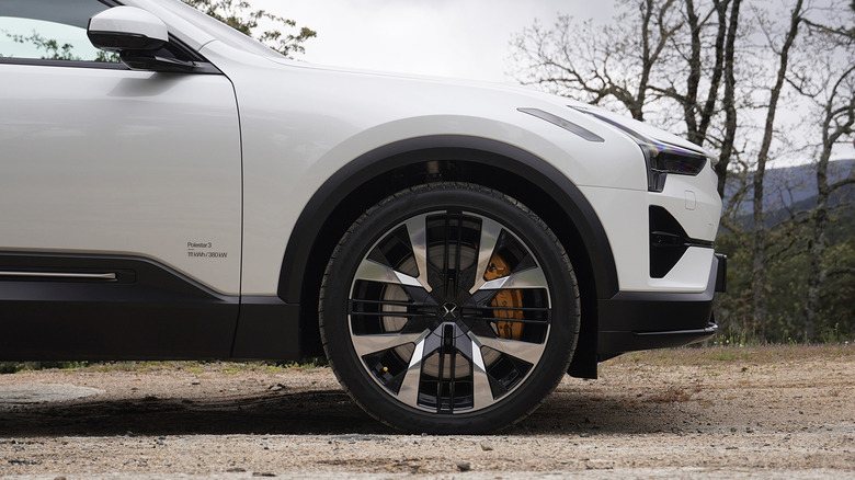 2025 Polestar 3 front wheel and tire