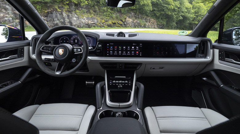 2025 Porsche Cayenne dashboard