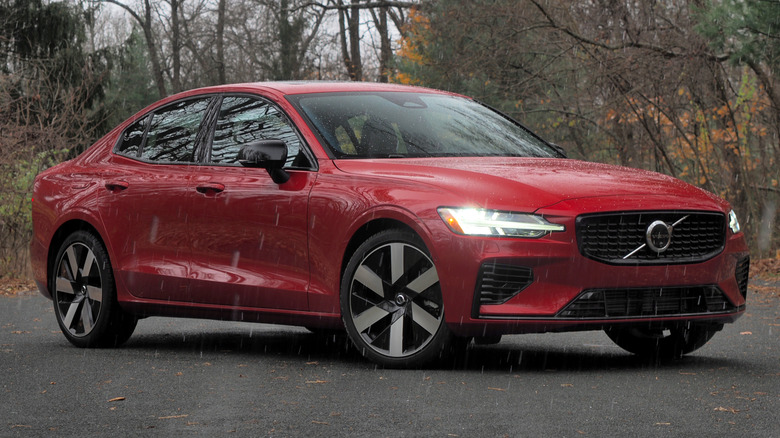 2025 Volvo S60 Plug-In Hybrid