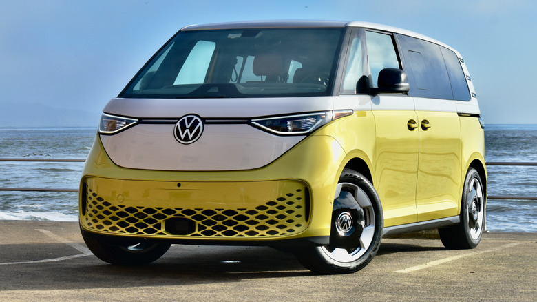 2025 Volkswagen ID. Buzz front three quarter view.