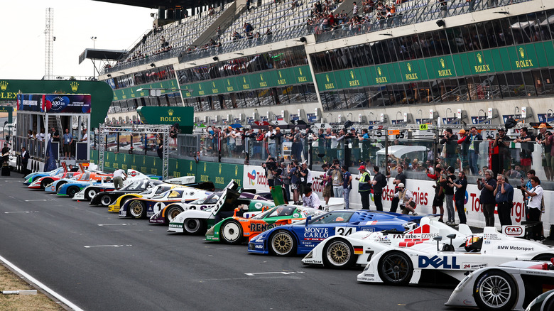 Cars on the Le Mans grid