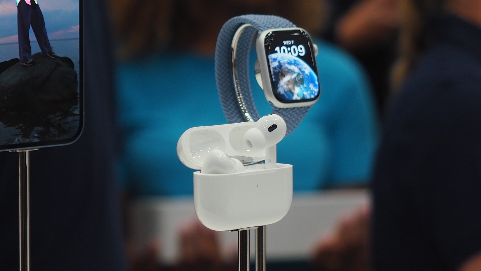 27 Of Apple Fans Think This Is The Best Feature Of The New AirPods Pro 