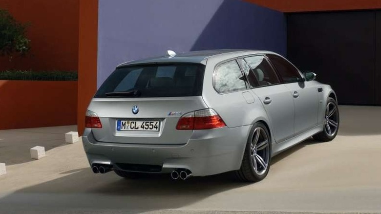 BMW E61 M5 Touring rear view