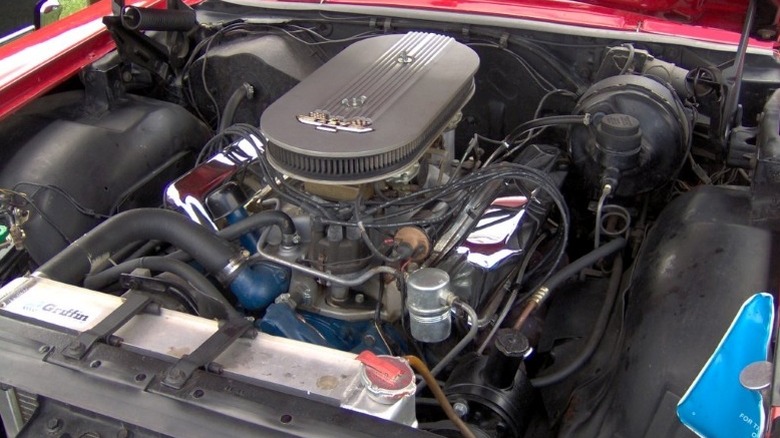 Ford 427 FE V8 in a red1966 Galaxie XL engine bay