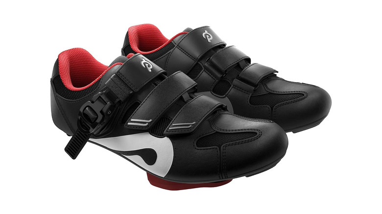 black peloton cycling shoes