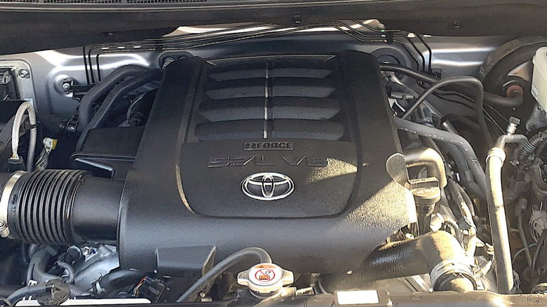 Toyota 3UR-FE engine in a truck