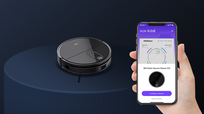 360 Robot Vacuum Cleaner S10 and a smartphone operating it