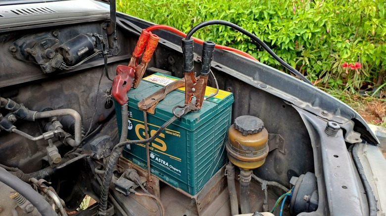 Jumpstarting a dead car battery