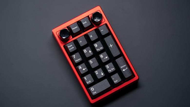 Number pad from a keyboard with two rotary knobs