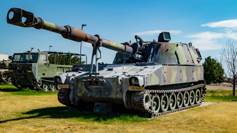 m109 paladin howitzer