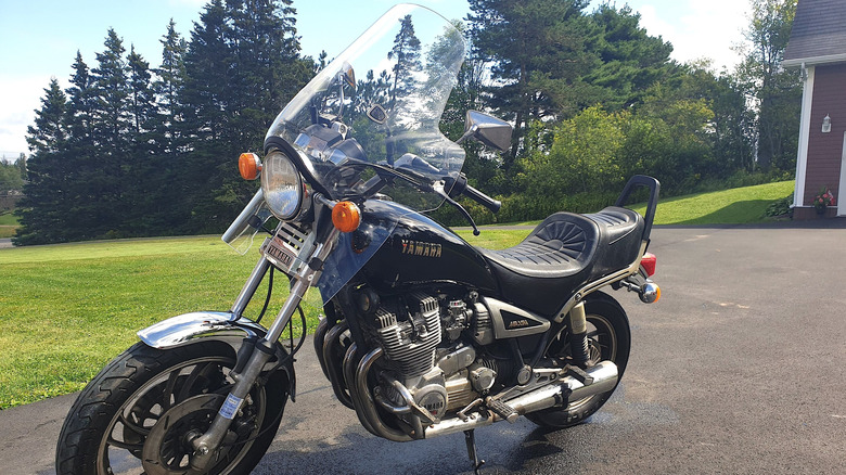 Yamaha XJ1100 Maxim parked on the street