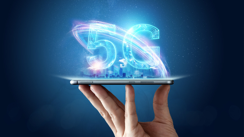 phone 5G hologram hover