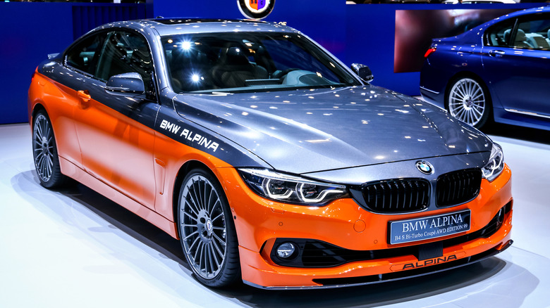 Front 3/4 view of 2019 BMW ALPINA B4 S Bi-Turbo