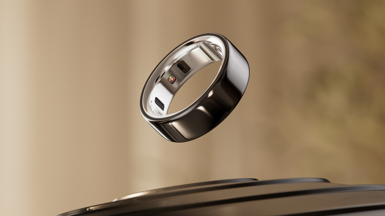 Product image of the Oura Ring 4 in black