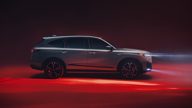 Sideview of the 2025 Acura MDX