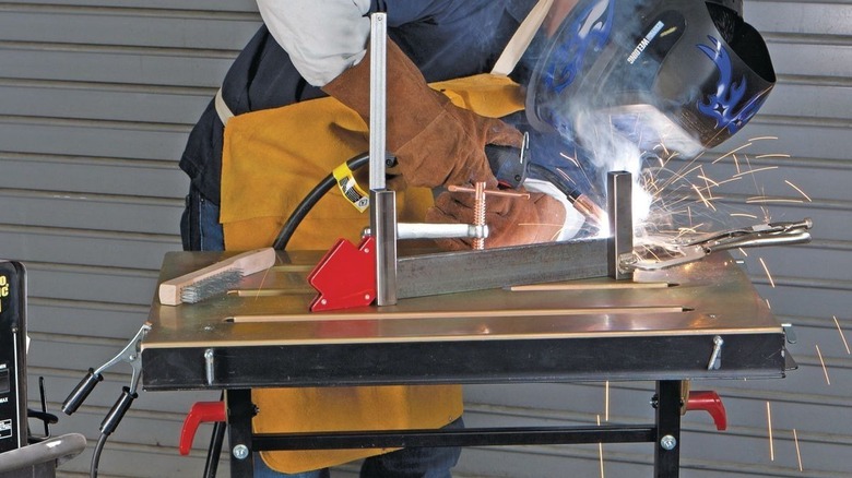 Chicago Electric Welding welding table