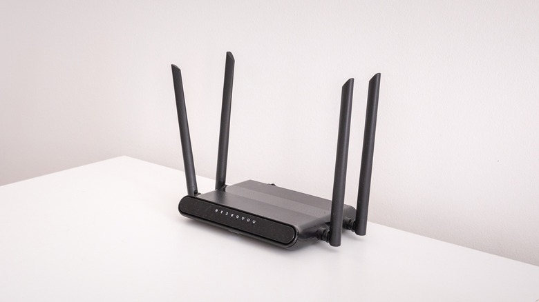 black wi-fi router