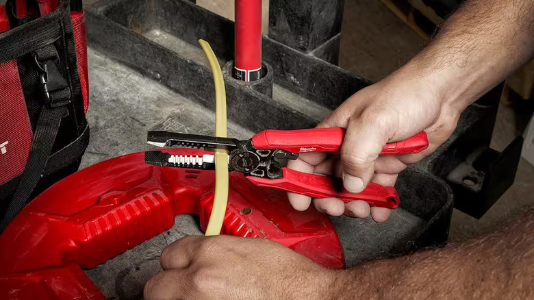 Milwaukee combination pliers