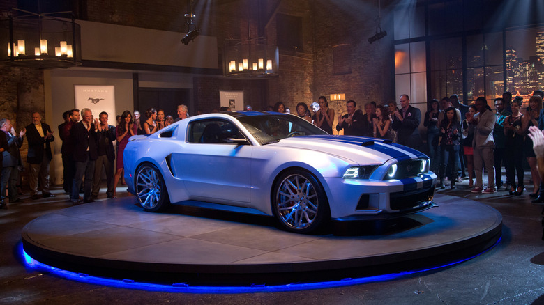 Mustang Shelby GT500 on display at a party in Need for Speed