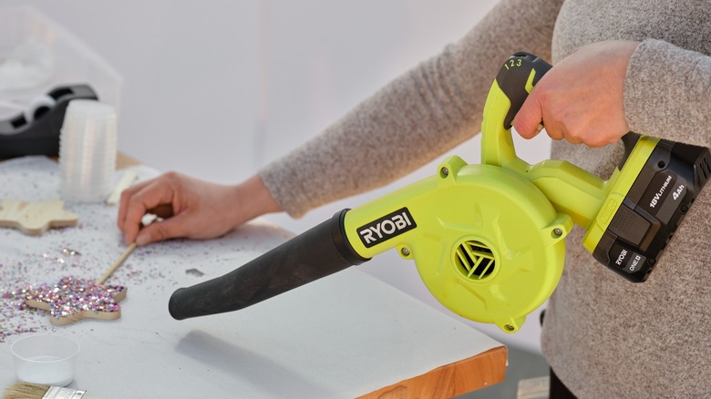 Ryobi compact blower