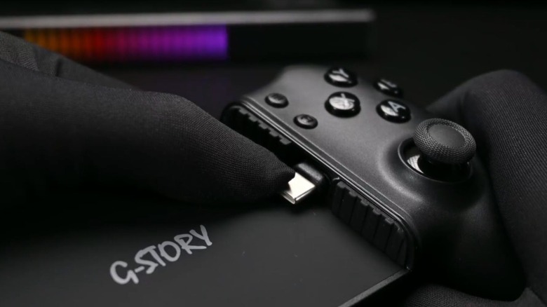 G-Story close-up of mobile gaming controller USB-C port.