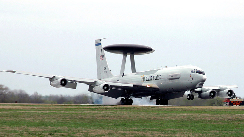 AN E-3 Sentry lands at Tinker AFB.