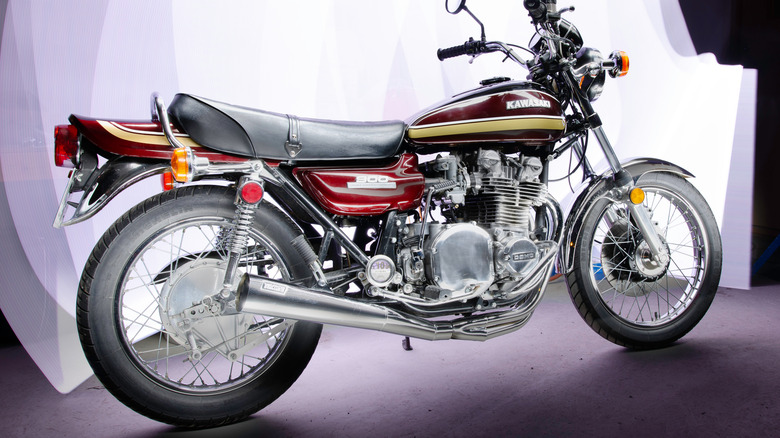 1973 Kawasaki Z1 900 in photo studio