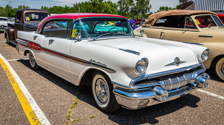 1957 Pontiac Star Chief