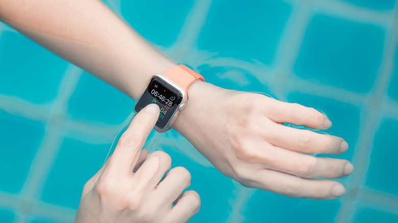 Apple Watch swimming pool