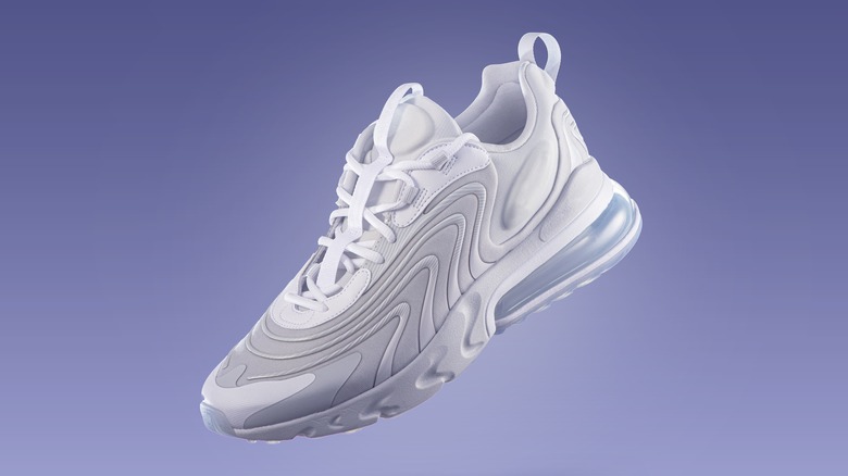 white tennis shoe