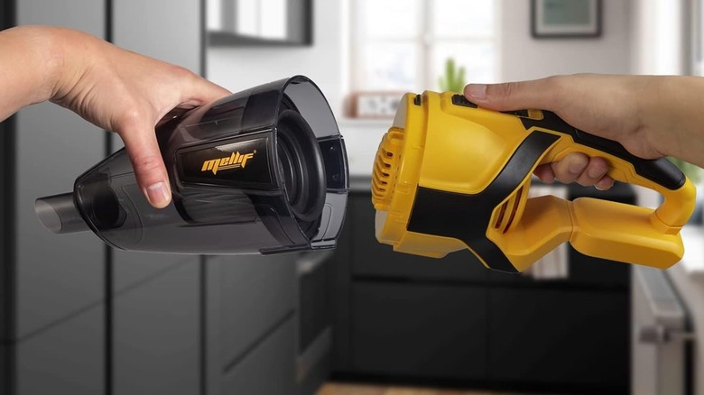 DeWalt battery-powered vacuum deconstructed