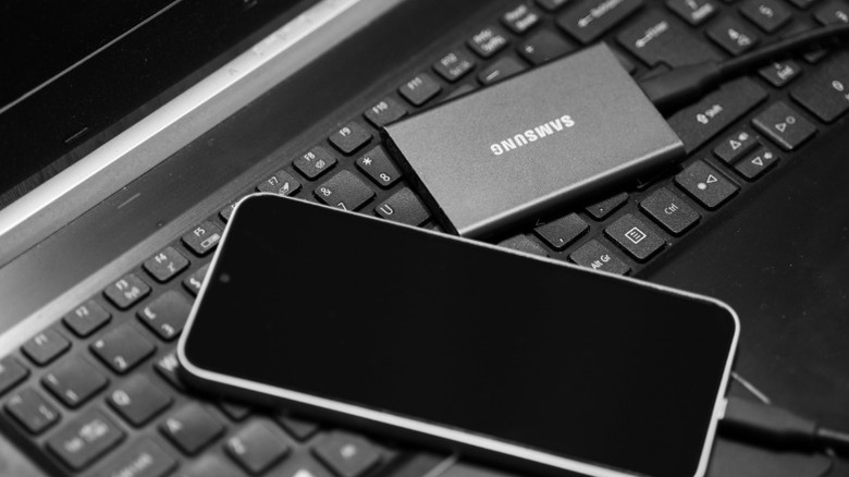 Samsung SSD connected to a phone via USB-C