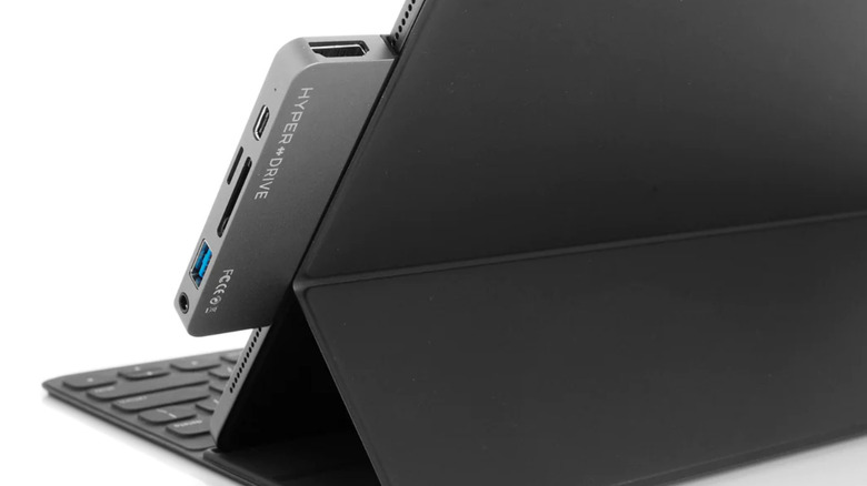 HyperDrive 6-in-1 USB-C Hub attached to ipad