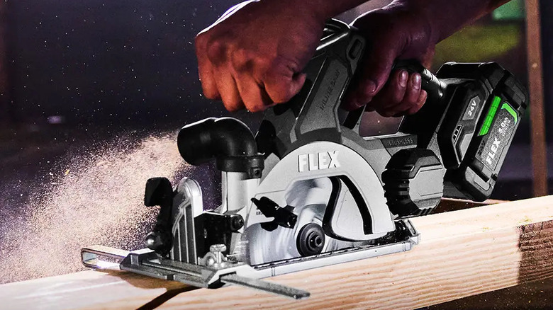 Flex circular saw