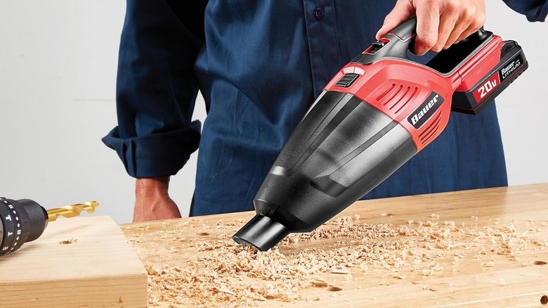 Bauer hand vacuum