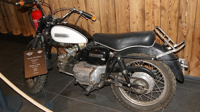 A 1965 Harley-Davidson Sprint 250 in a museum