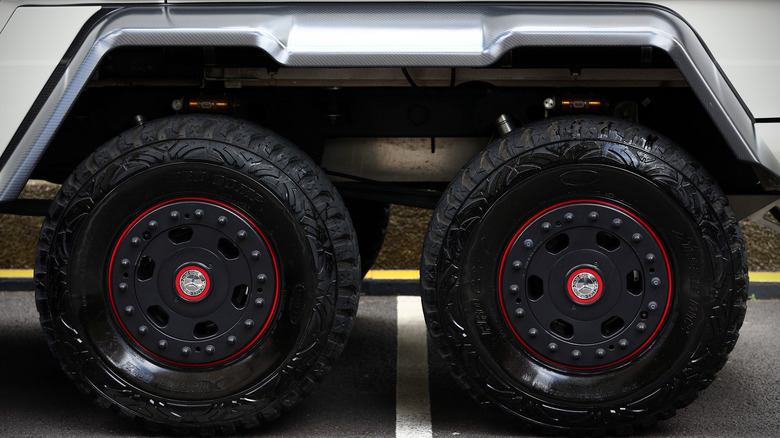 Tires of G 63 AMG 6x6