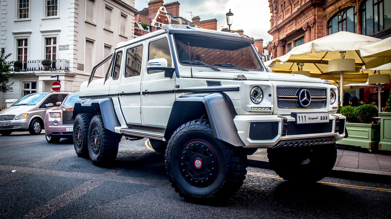 White G63 AMG 6x6